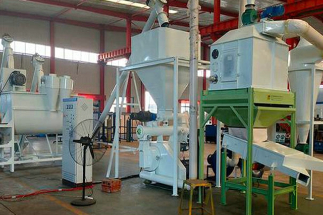 雞飼料設(shè)備 雞飼料設(shè)備